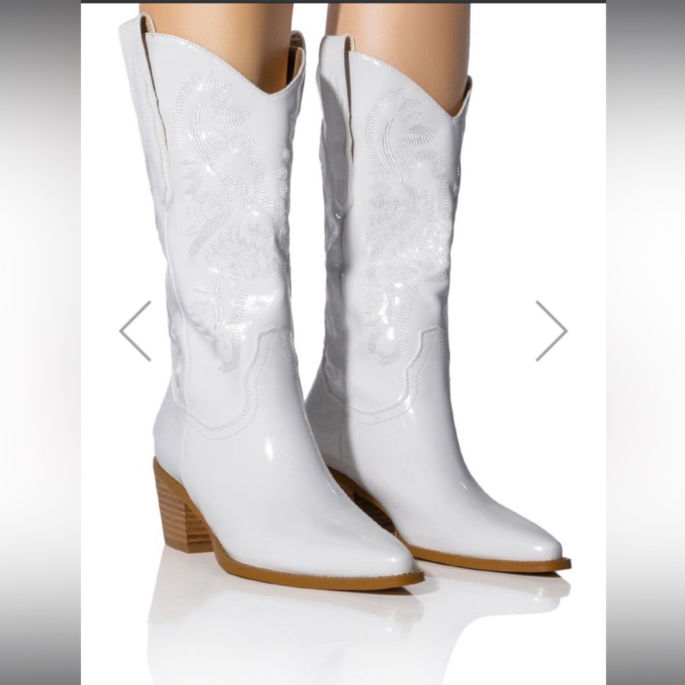 AZALEA WANG ANDREA CHUNKY WESTERN BOOT IN WHITE